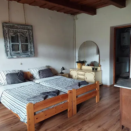 Patak Ueduelohaz Holiday home *
