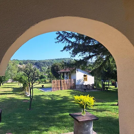 Patak Ueduelohaz Holiday home Nagyvisnyo